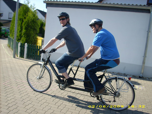 Michael Tebeck und Steve Willkommen auf Probefahrt