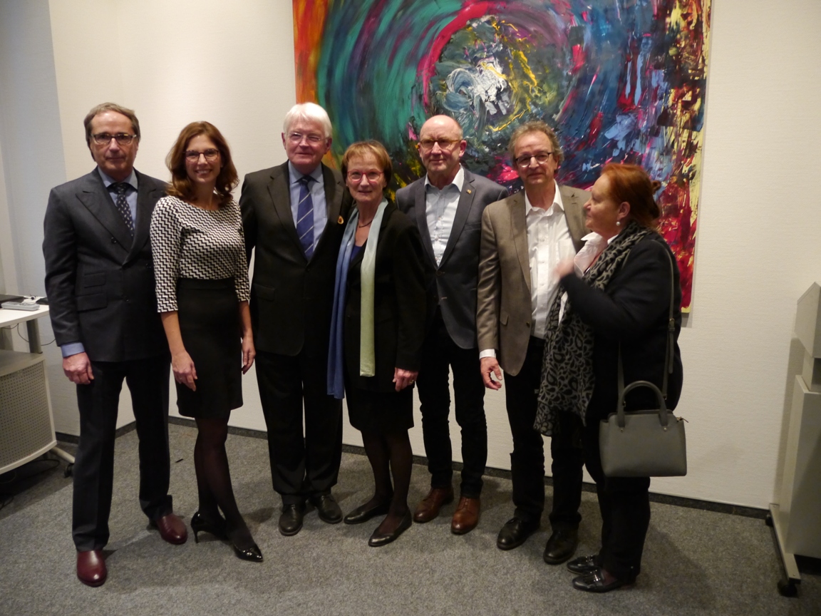 vlnr: Thomas Voss (MZEB RLP gGmbH), Ministerin Sabine Bätzing-LIchtenthäler, Dr. med. Paul Reuther, Ilka Reuther, Gerd Jung , Stefan Möller, Ellen Pfeifer