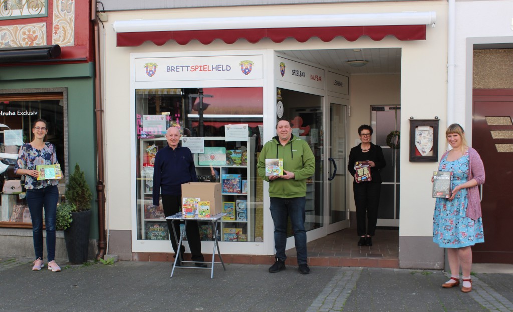 Lebenshilfe Spendenbox Übergabe Brettspielheld