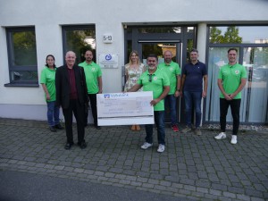 Bild Spende Jugendfußballer Bad Kreuznach an Lebenshilfe